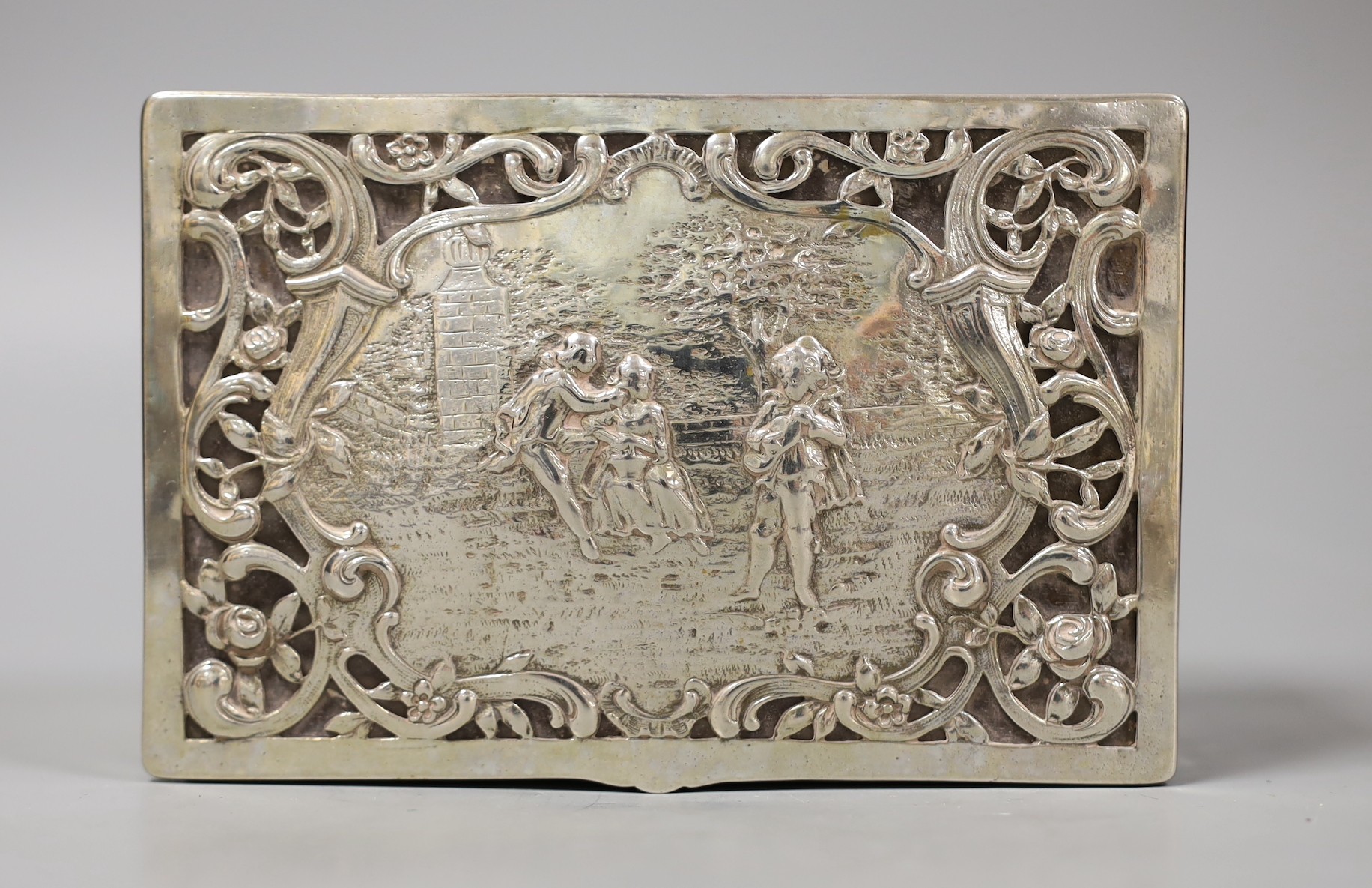 A continental 800 standard white metal mounted rectangular box, with hinged cover, 14.8cm, gross weight 356 grams.